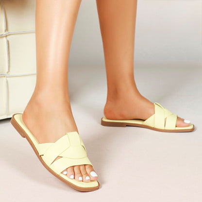 Butter Yellow Slides – Trendiger Sommerkomfort