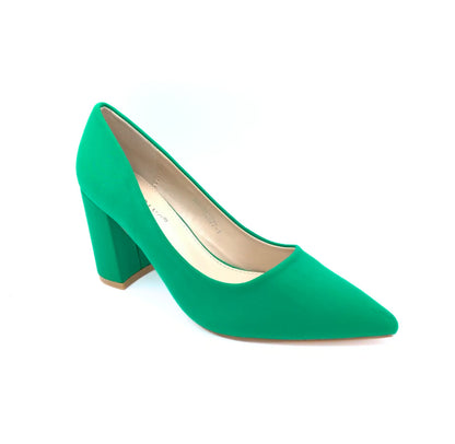 Klassischer Pumps in kräftigem Grün
